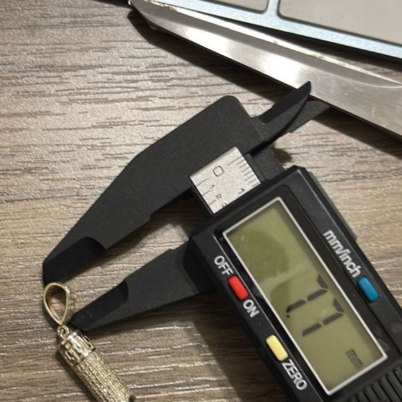 10k solid gold urn pendant, cremation urn necklace for human ashes, ash holder - Picture 6 of 7